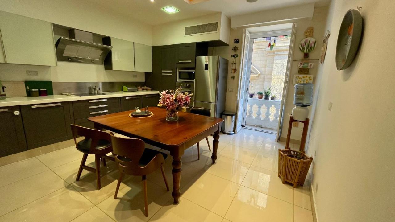 Valletta Collection - Merchant Str Apartment With Large Yard Exterior photo